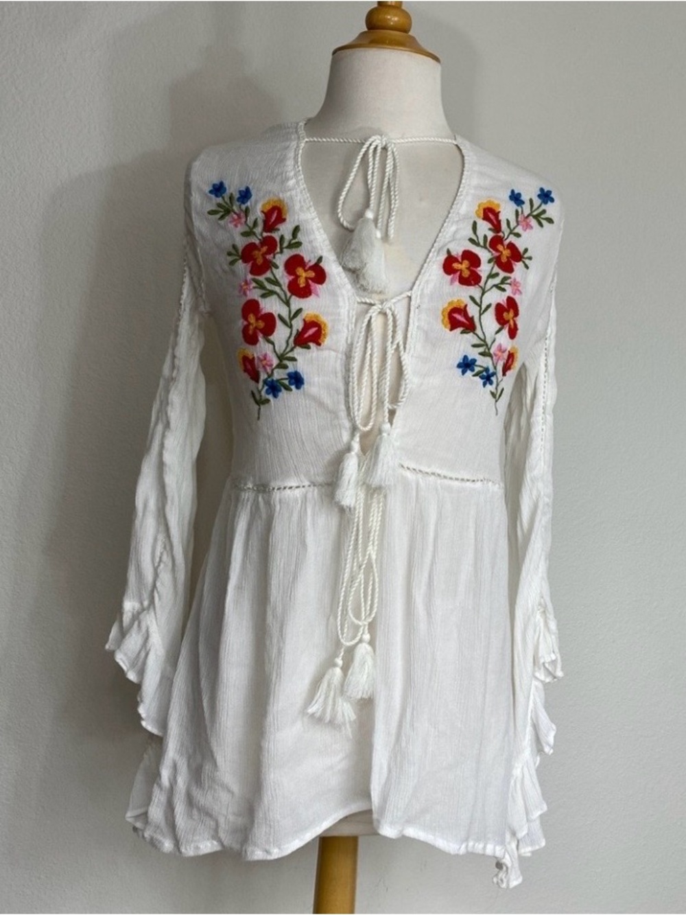 Glamorous Women White Gauzy Floral Embroidered Tunic Boho Tropical Hippie Size S